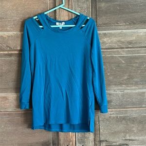 Kenneth Cole Reaction  Lyons‎ Blue cold shoulder top tunic size Medium